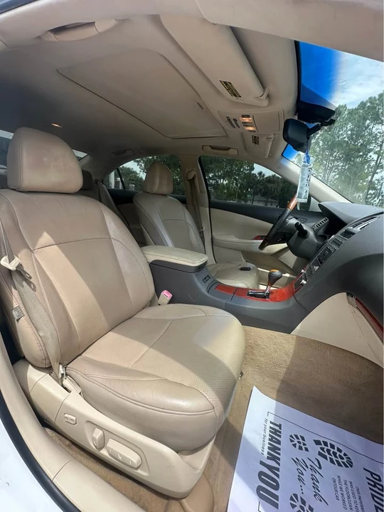 2011 Lexus ES 5th Gen - Image 10 of 14