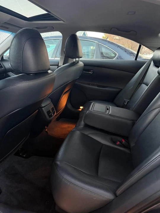 2011 Lexus ES 5th Gen - Image 16 of 18