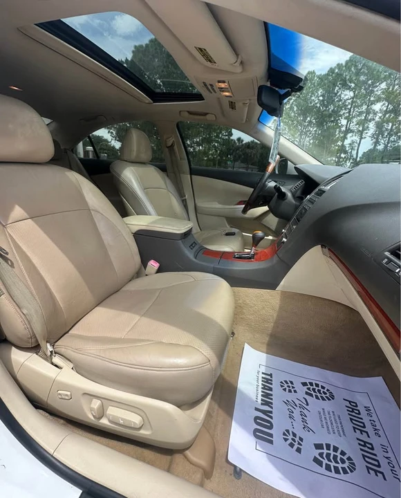 2011 Lexus ES 5th Gen - Image 11 of 14