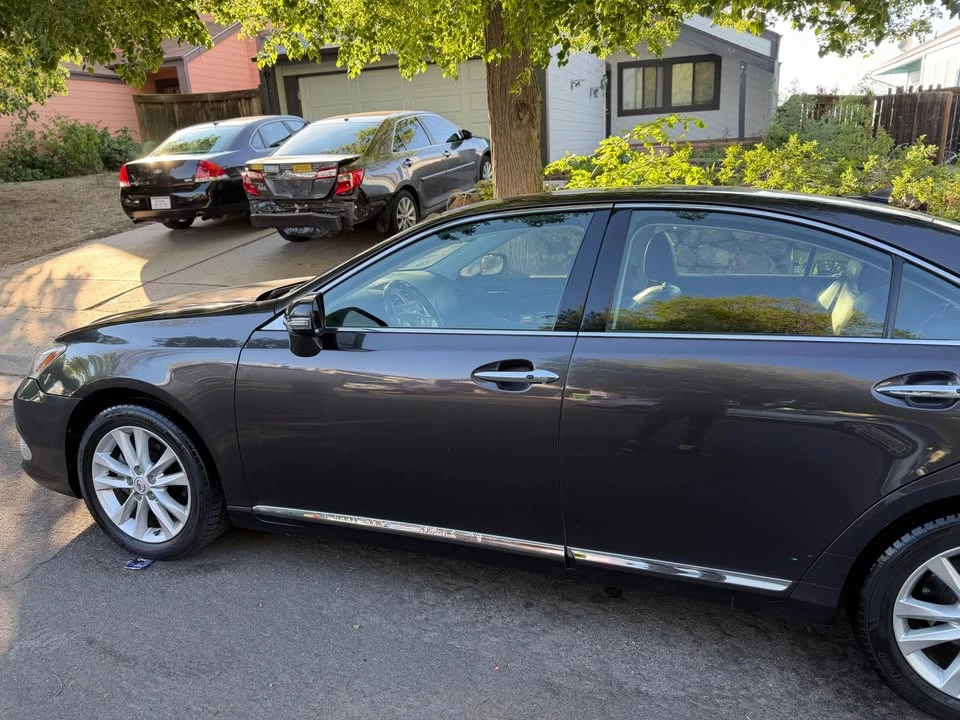 2011 Lexus ES 5th Gen - Image 7 of 18