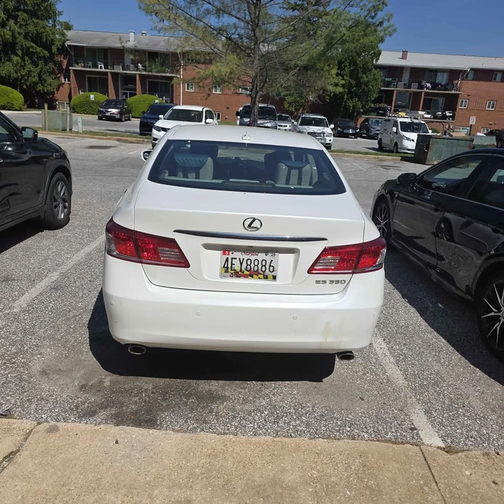 2011 Lexus ES 5th Gen - Image 2 of 16