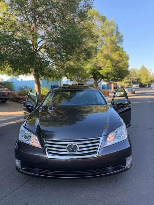2011 Lexus ES 5th Gen - Image 3 of 18
