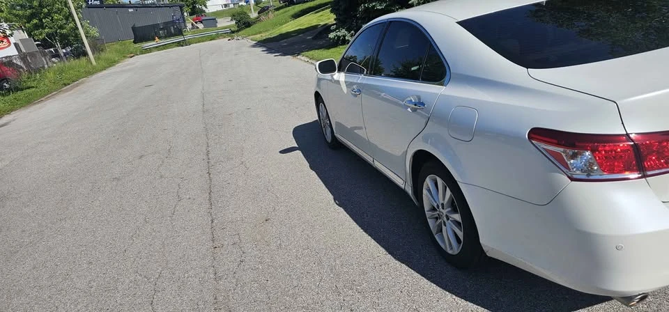 2011 Lexus ES 5th Gen - Image 12 of 12