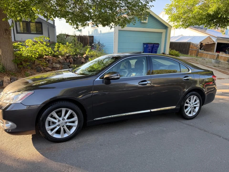 2011 Lexus ES 5th Gen - Image 4 of 18