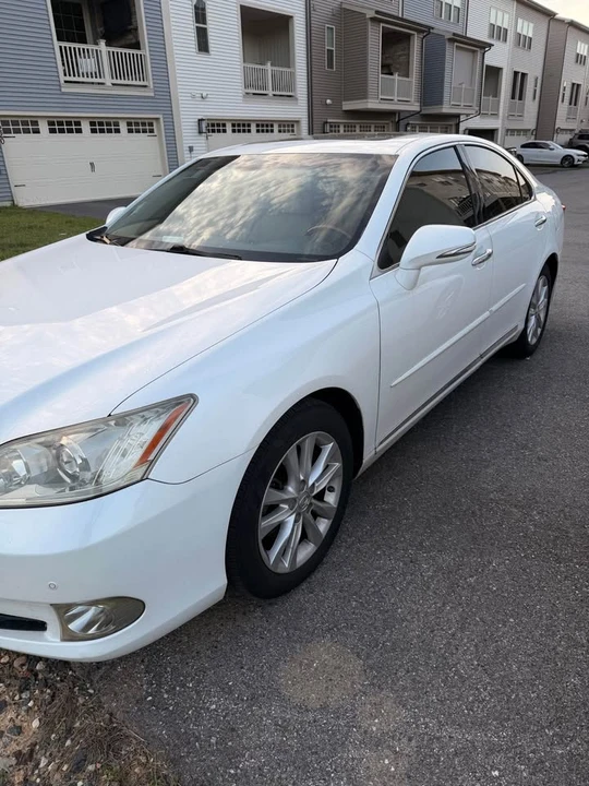 2011 Lexus ES 5th Gen - Image 4 of 5