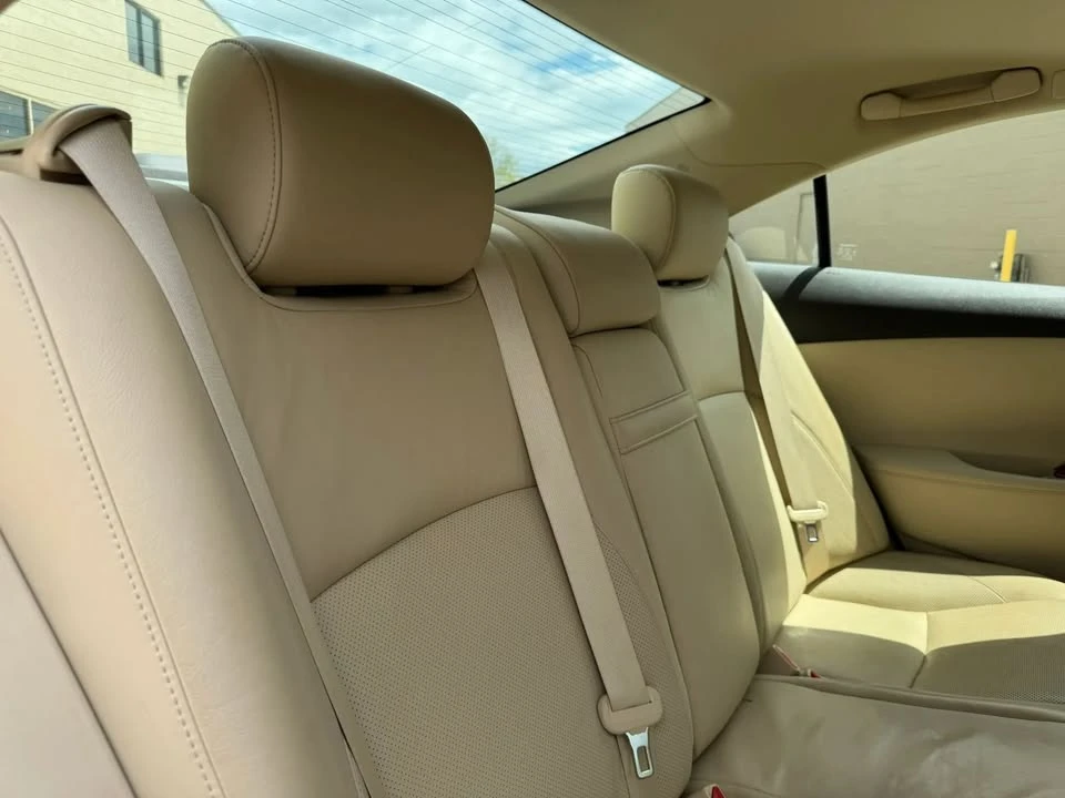 2011 Lexus ES 5th Gen - Image 18 of 20