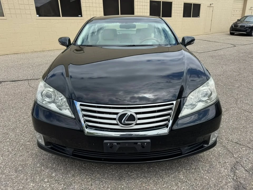 2011 Lexus ES 5th Gen - Image 2 of 20