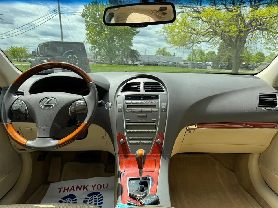 2011 Lexus ES 5th Gen - Image 12 of 20