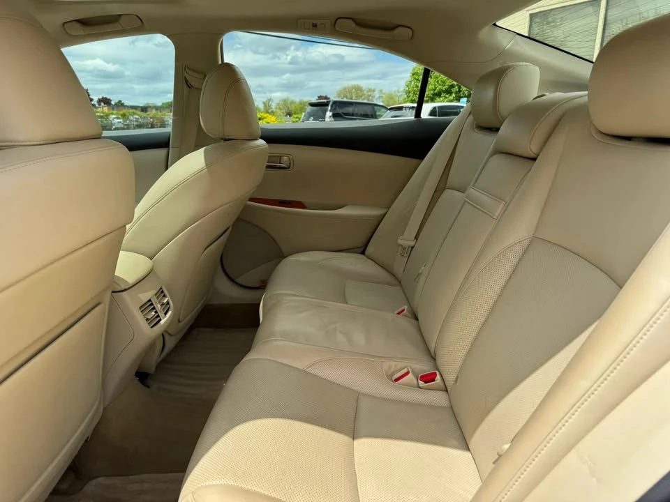 2011 Lexus ES 5th Gen - Image 19 of 20