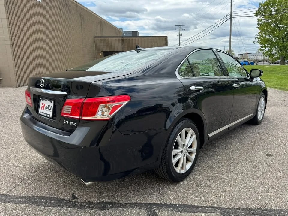 2011 Lexus ES 5th Gen - Image 9 of 20