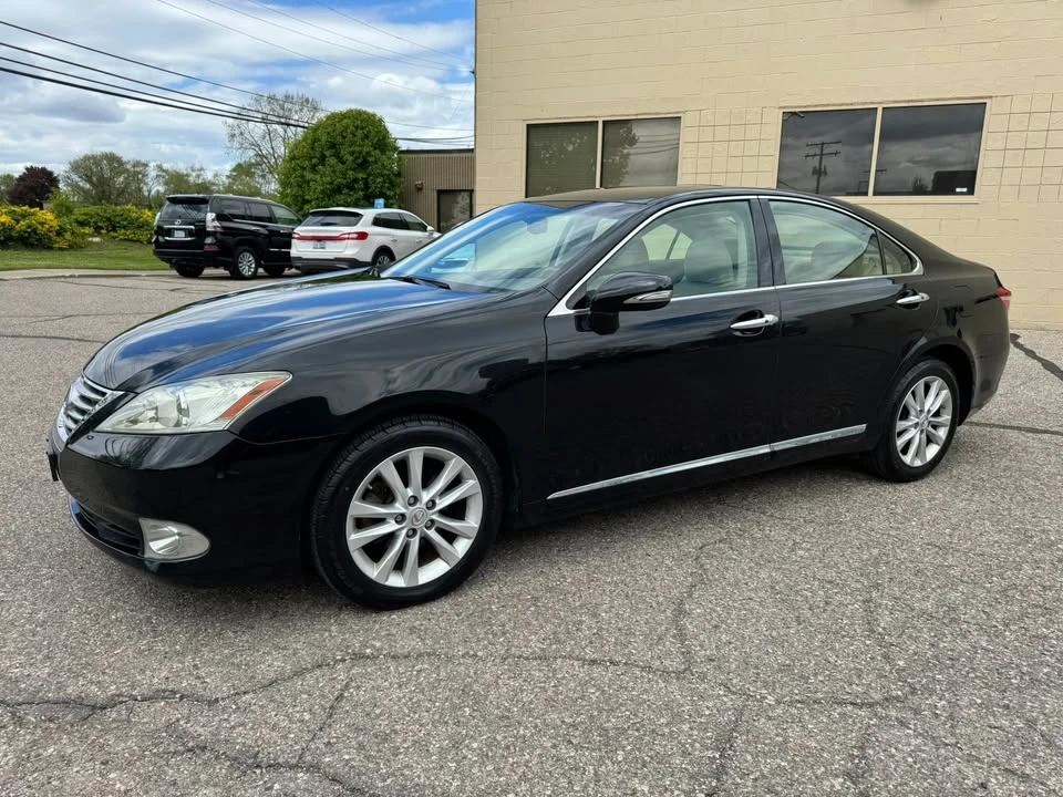 2011 Lexus ES 5th Gen - Image 4 of 20