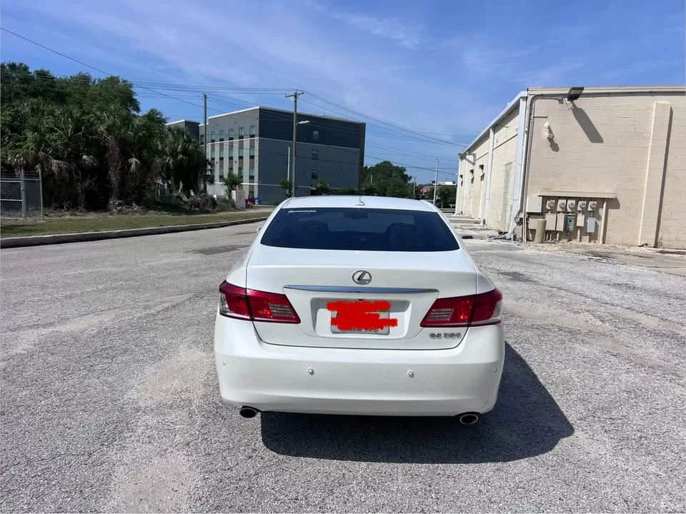 2011 Lexus ES 5th Gen - Image 6 of 17