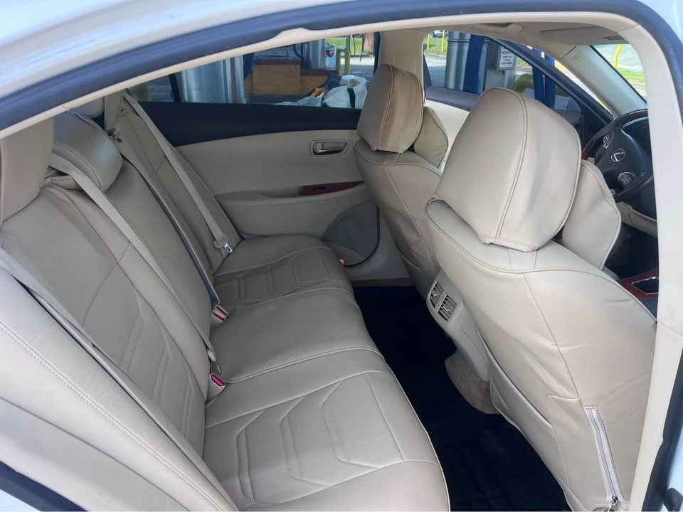 2011 Lexus ES 5th Gen - Image 16 of 17