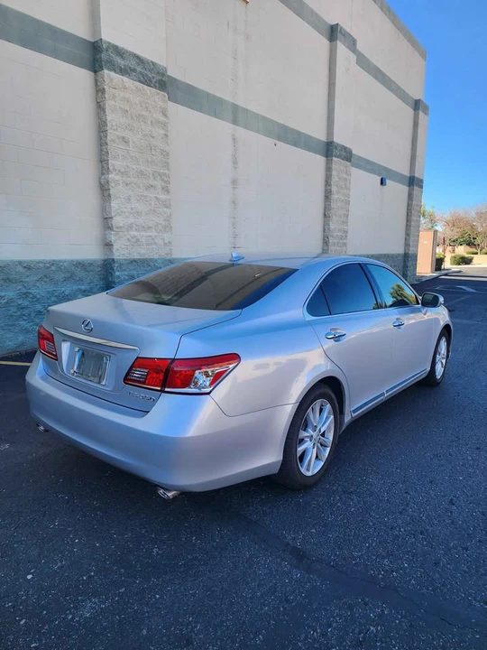 2011 Lexus ES 5th Gen - Image 5 of 19