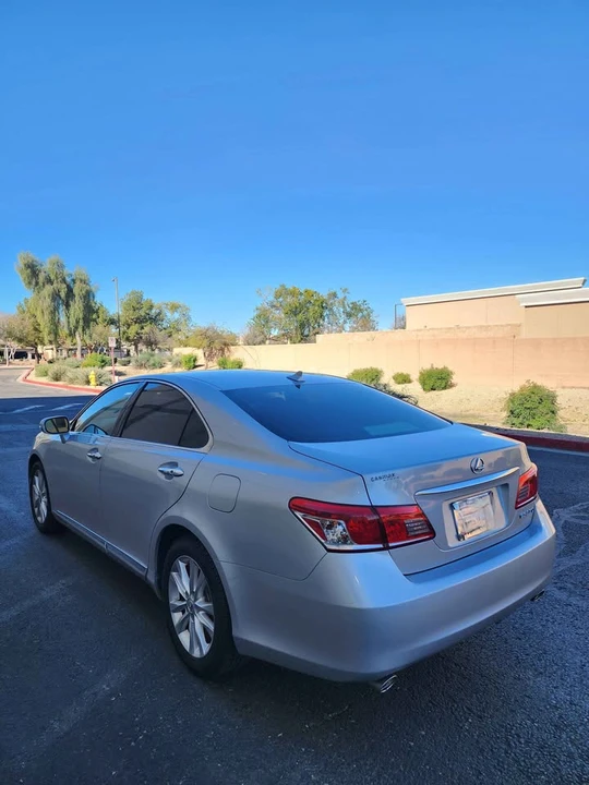 2011 Lexus ES 5th Gen - Image 3 of 19