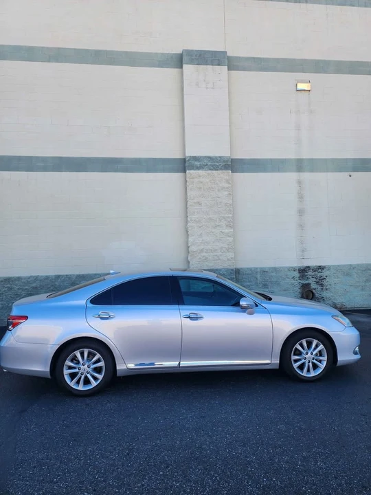 2011 Lexus ES 5th Gen - Image 6 of 19