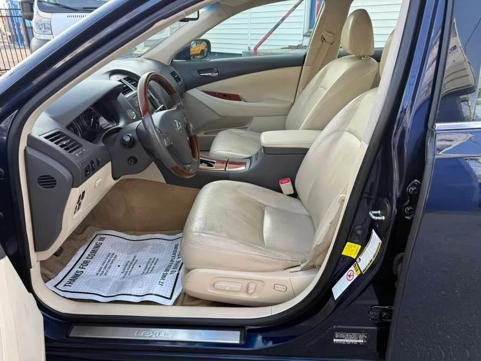 2011 Lexus ES 5th Gen - Image 9 of 20