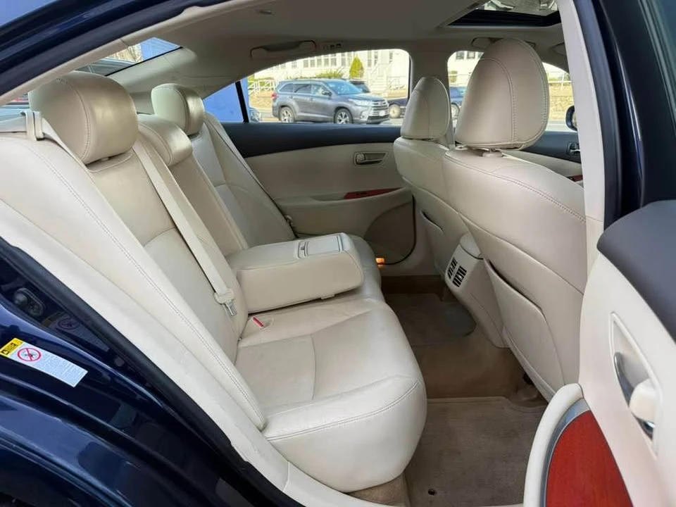 2011 Lexus ES 5th Gen - Image 13 of 20
