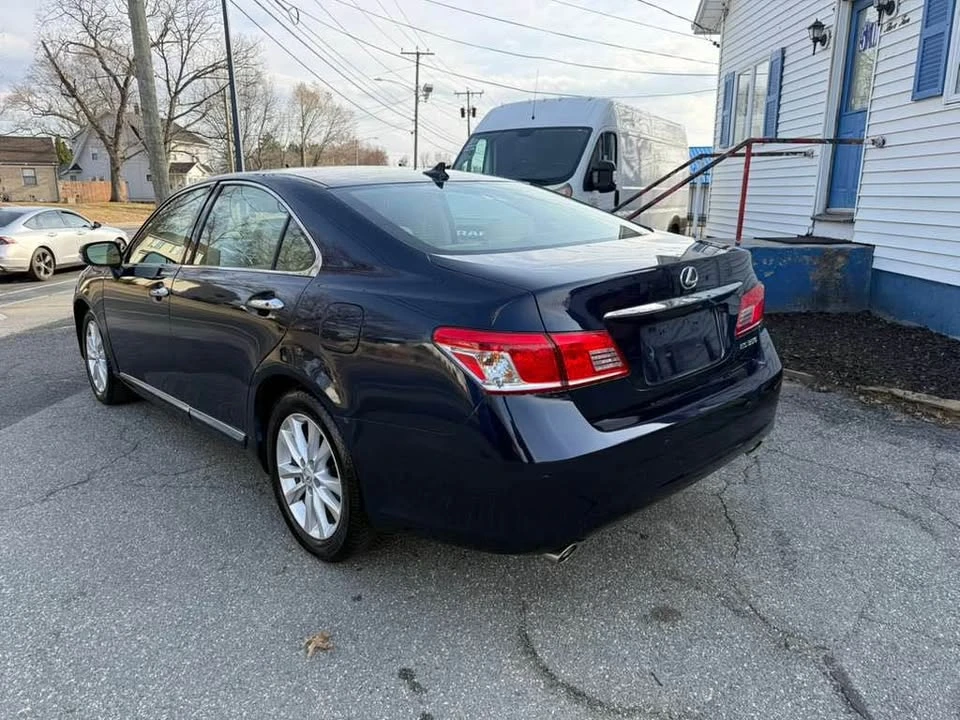 2011 Lexus ES 5th Gen - Image 7 of 20