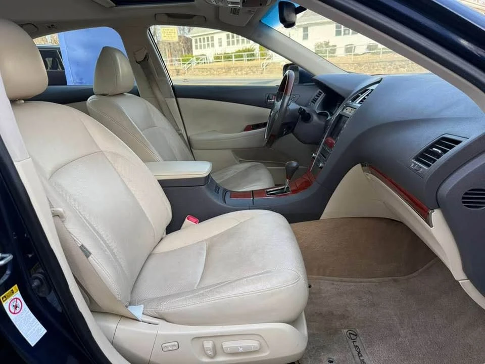 2011 Lexus ES 5th Gen - Image 14 of 20