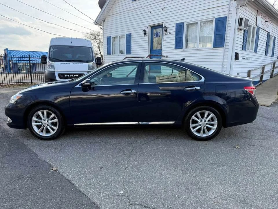 2011 Lexus ES 5th Gen - Image 8 of 20