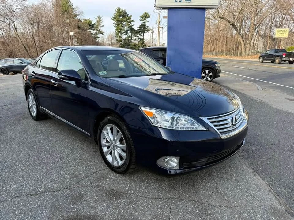 2011 Lexus ES 5th Gen - Image 3 of 20
