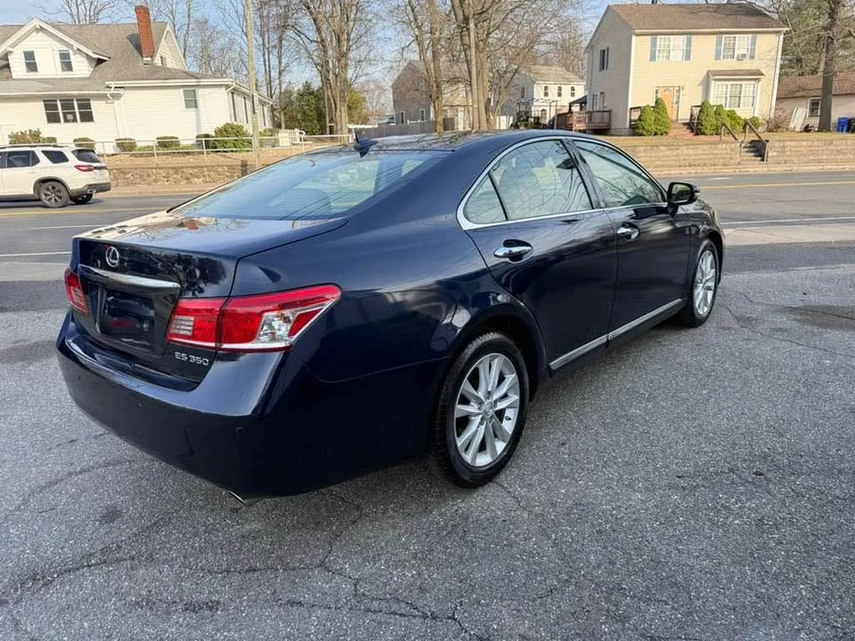 2011 Lexus ES 5th Gen - Image 5 of 20