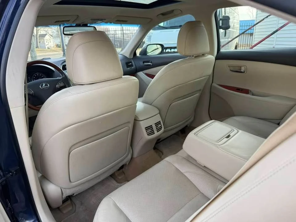 2011 Lexus ES 5th Gen - Image 12 of 20