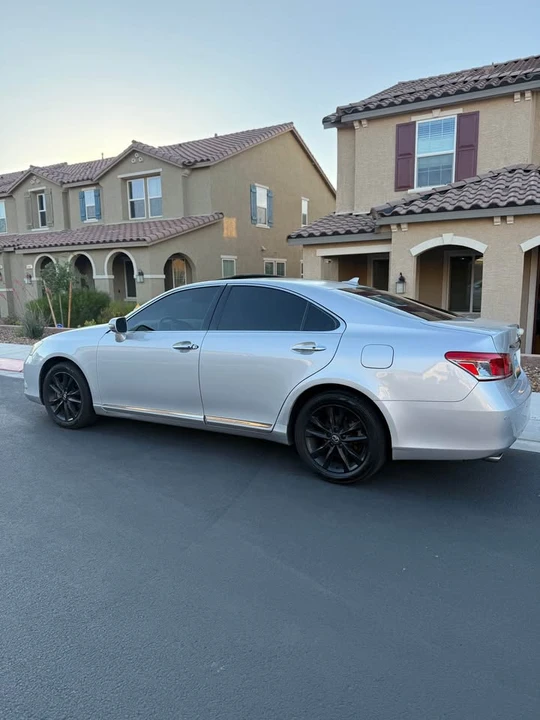 2011 Lexus ES 5th Gen - Image 6 of 7