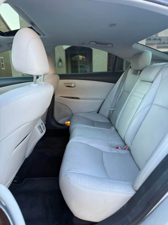 2011 Lexus ES 5th Gen - Image 5 of 7