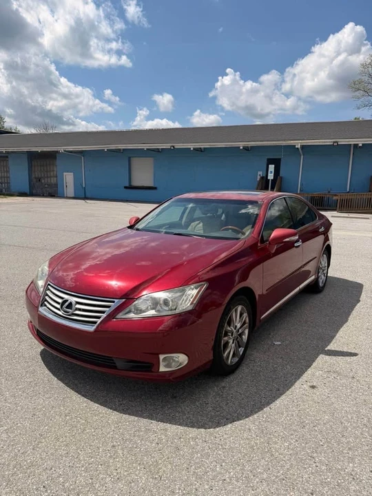 2011 Lexus ES 5th Gen - Image 3 of 17