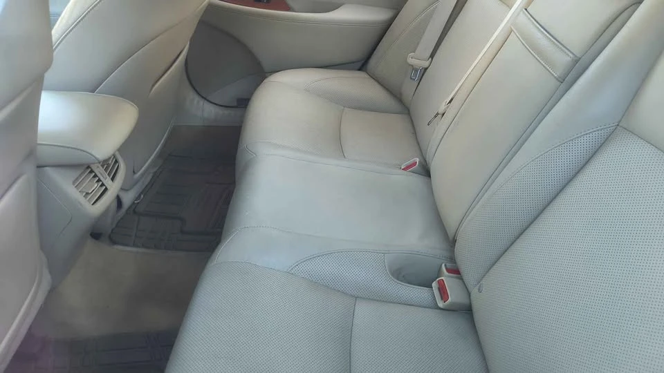 2011 Lexus ES 5th Gen - Image 8 of 9