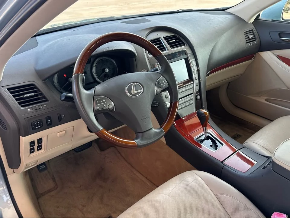 2011 Lexus ES 4th Gen - Image 7 of 20