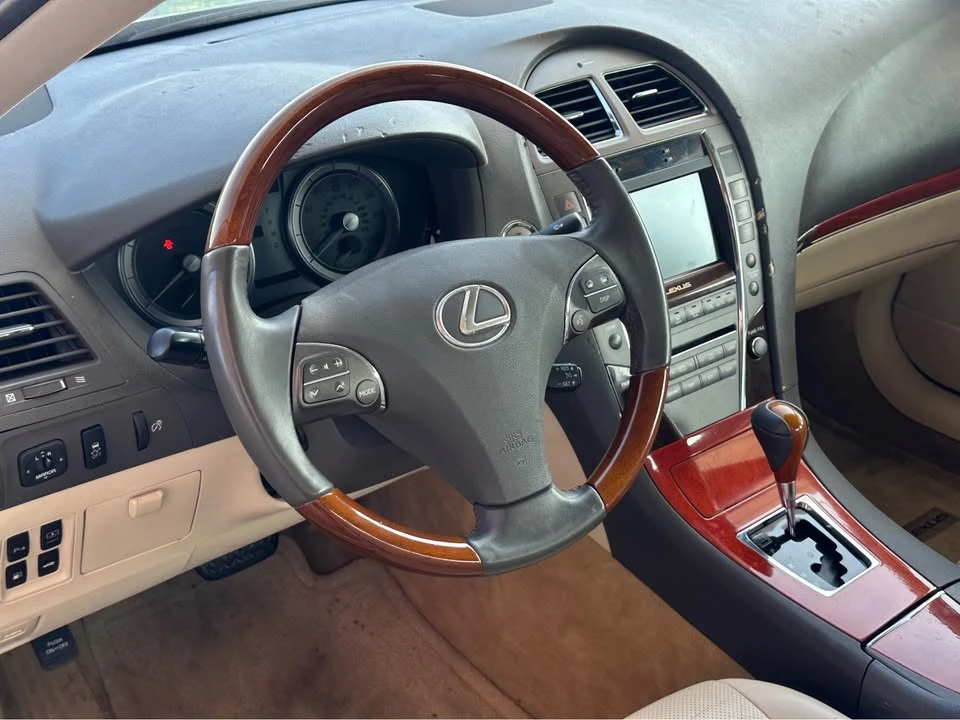 2011 Lexus ES 4th Gen - Image 6 of 20