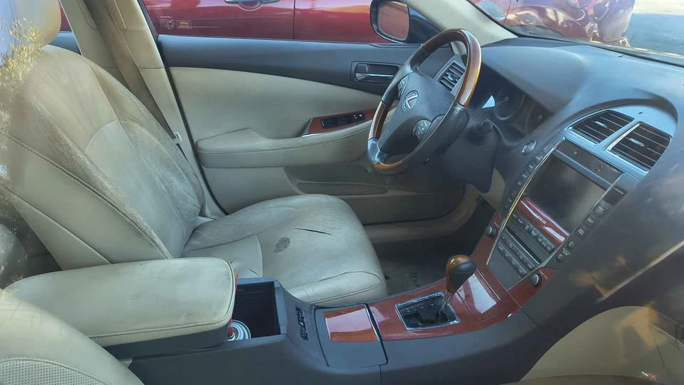 2011 Lexus ES 5th Gen - Image 6 of 9