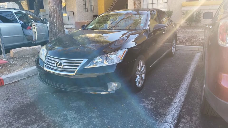 2011 Lexus ES 5th Gen - Image 5 of 9