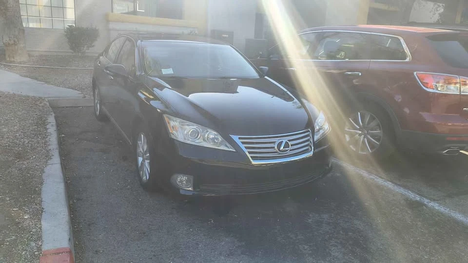 2011 Lexus ES 5th Gen - Image 4 of 9