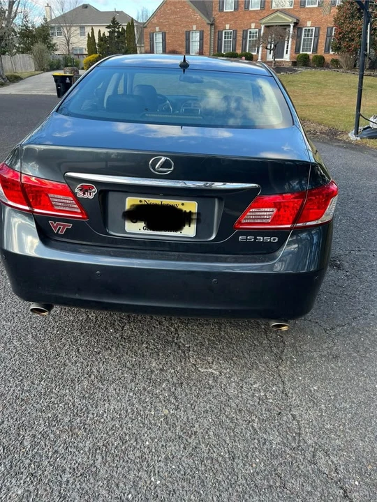 2011 Lexus ES 4th Gen - Image 4 of 10