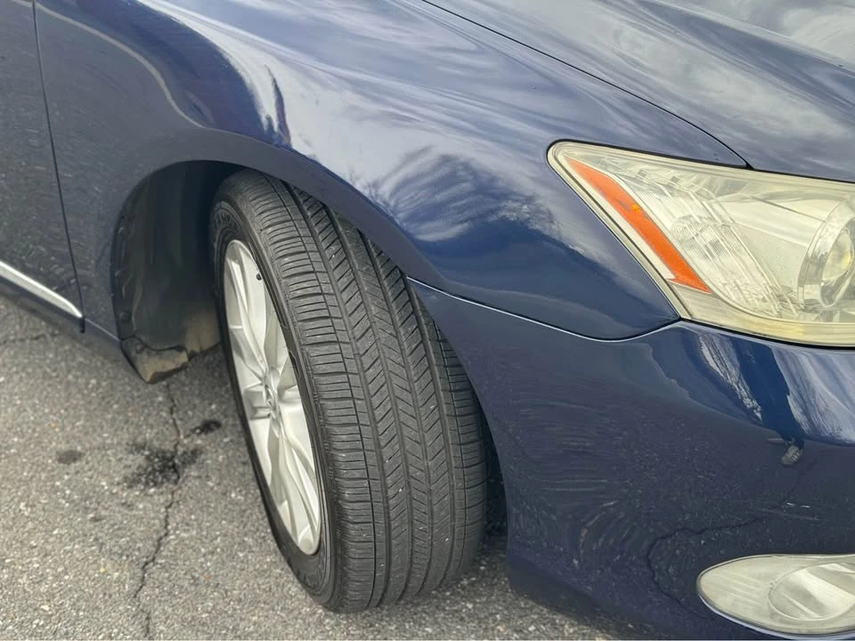 2011 Lexus ES 4th Gen - Image 4 of 13
