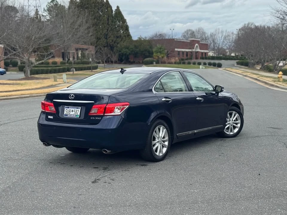 2011 Lexus ES 4th Gen - Image 5 of 13