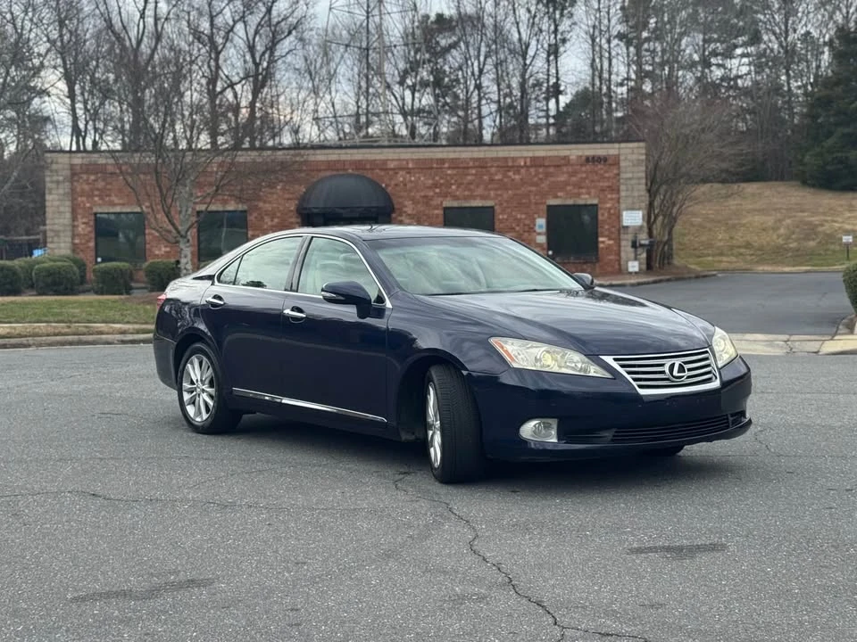 2011 Lexus ES 4th Gen - Image 3 of 13