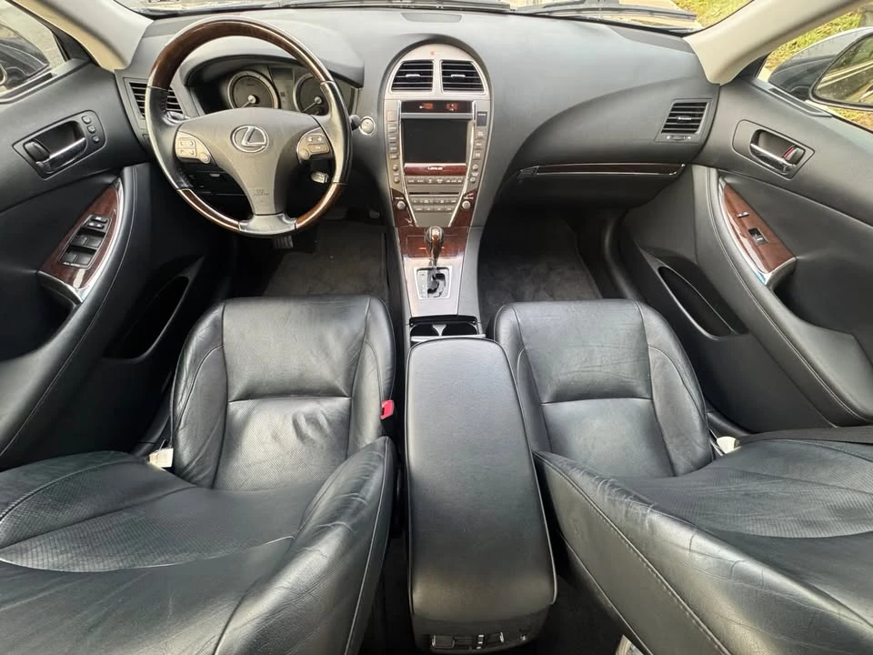 2011 Lexus ES 5th Gen - Image 9 of 19