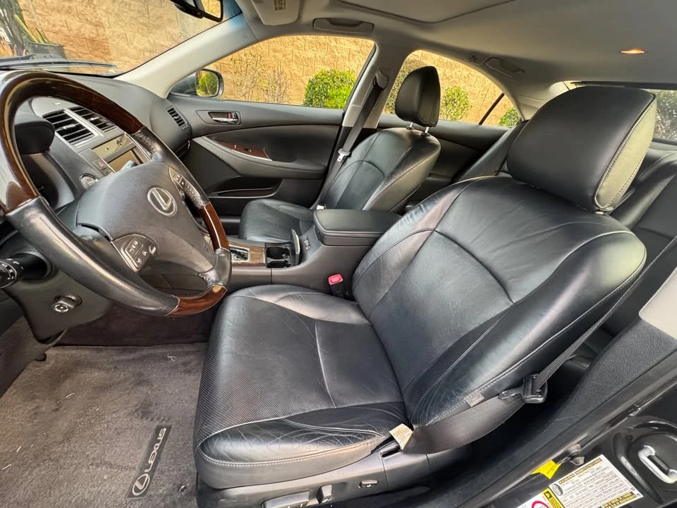 2011 Lexus ES 5th Gen - Image 5 of 19