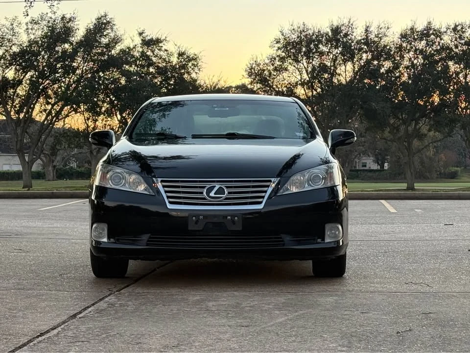 2011 Lexus ES 5th Gen - Image 3 of 11