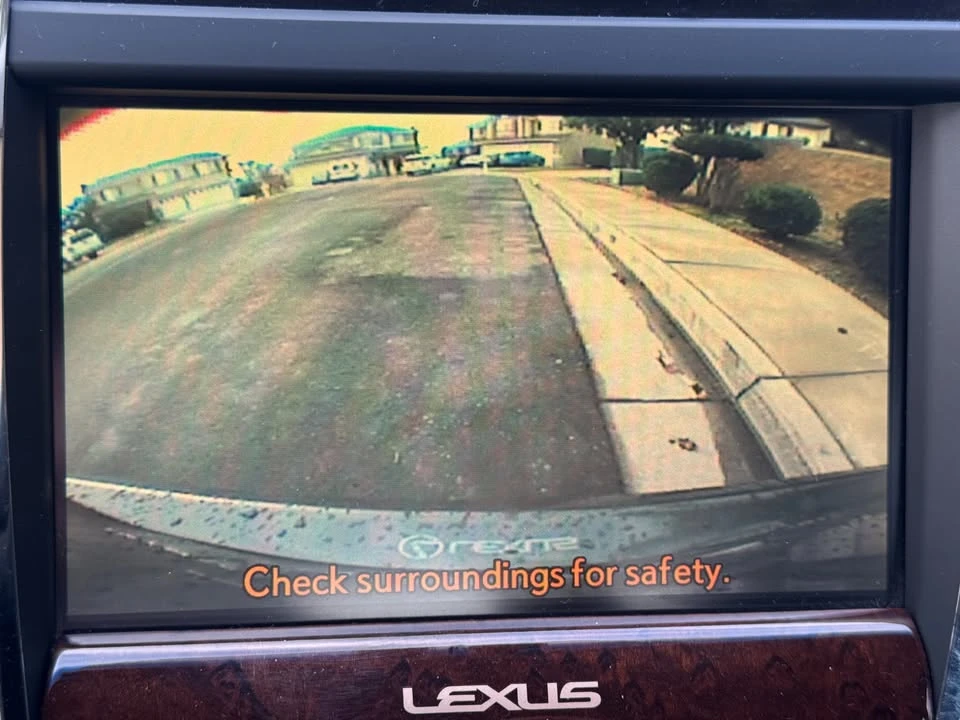 2011 Lexus ES 5th Gen - Image 12 of 19