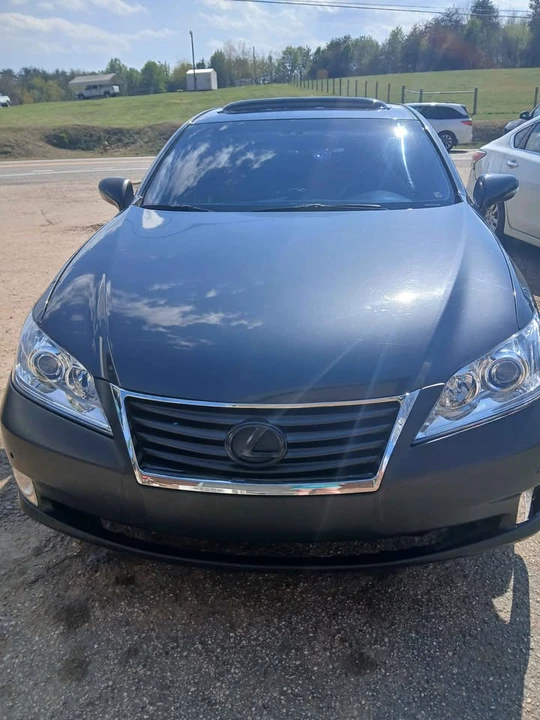 2011 Lexus ES 5th Gen - Image 2 of 13