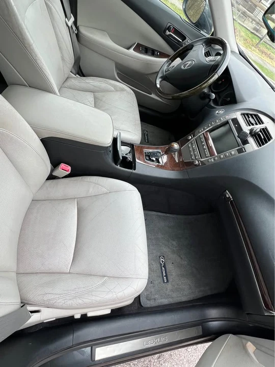 2011 Lexus ES 5th Gen - Image 14 of 19