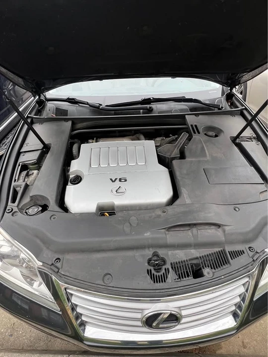 2011 Lexus ES 5th Gen - Image 13 of 19