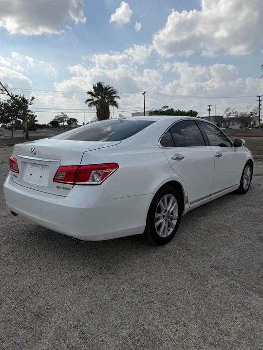 2011 Lexus ES 5th Gen - Image 6 of 19
