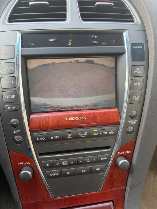 2011 Lexus ES 5th Gen - Image 18 of 19